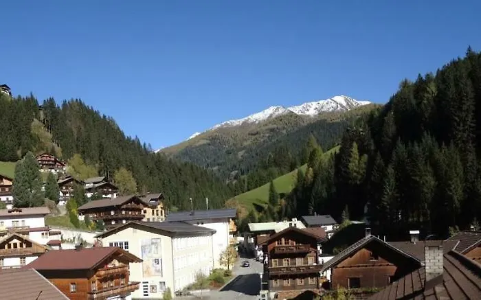 贝格曼公寓 公寓 *